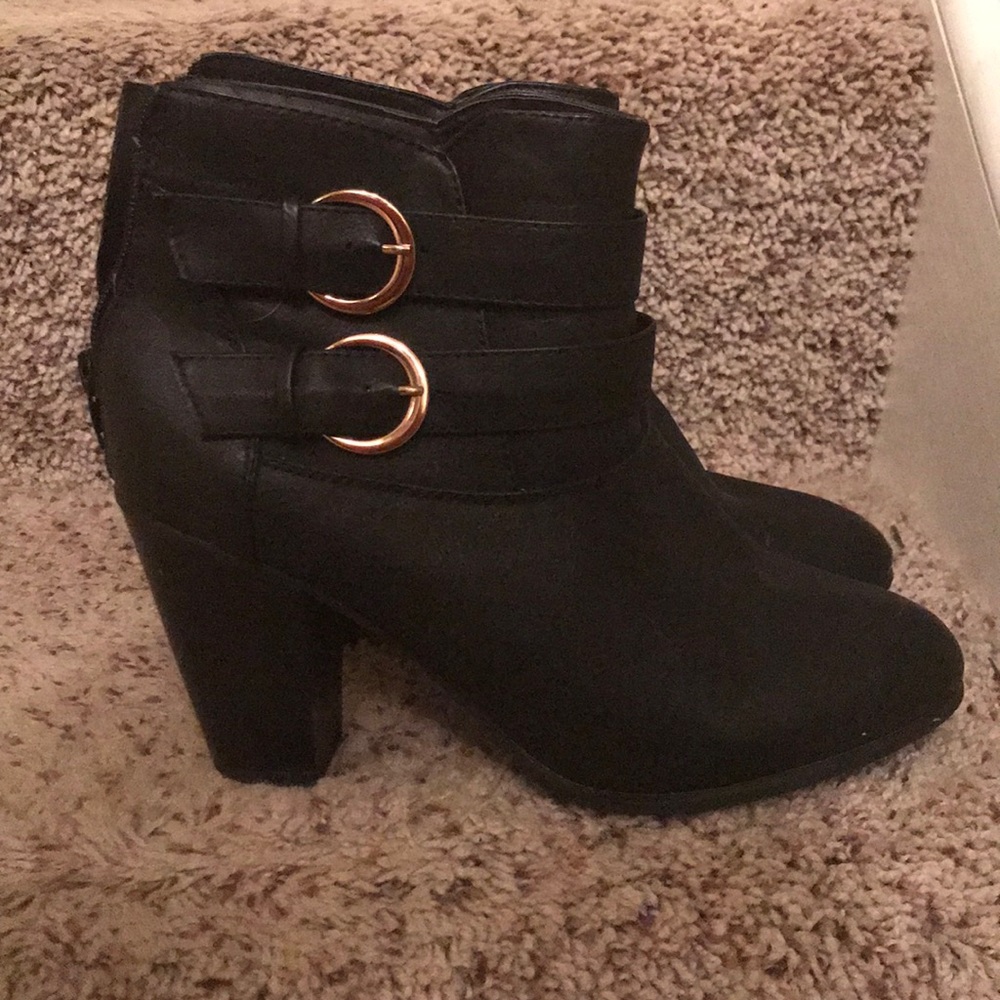 Ankle bootie